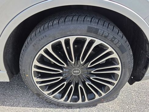 Used 2022 Lincoln Aviator Black Label w/ Dynamic Handling Package AWD/4WD image 9