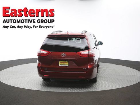 Used 2019 Toyota Sienna XLE FWD image 40