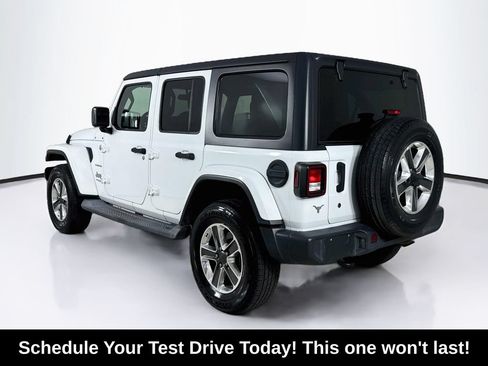 Used 2019 Jeep Wrangler Unlimited Sahara AWD/4WD image 6