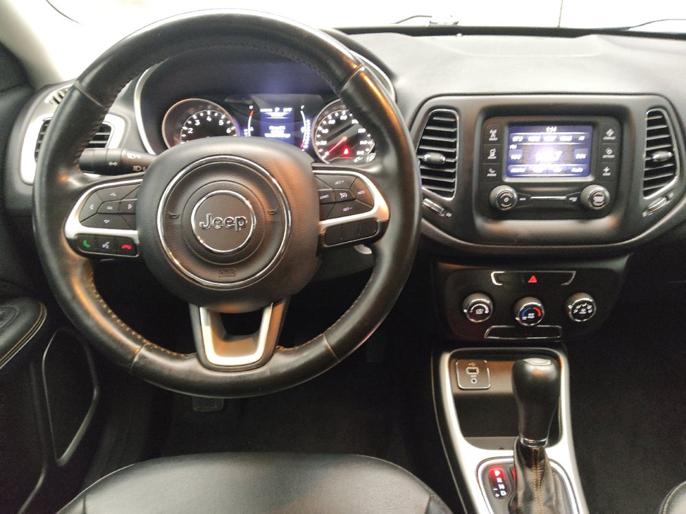Used 2018 Jeep Compass Latitude FWD image 22