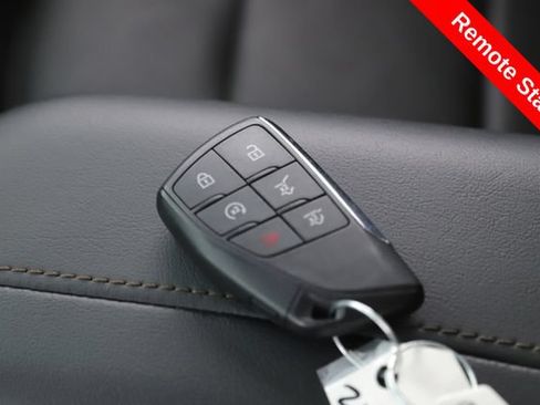 Used 2024 Chevrolet Suburban High Country AWD/4WD image 20