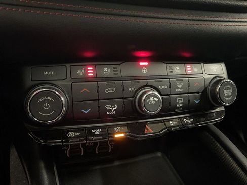 Used 2024 Dodge Durango GT image 23