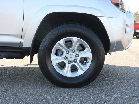 Used 2018 Toyota 4Runner SR5 image 5