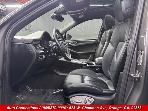 Used 2018 Porsche Macan AWD/4WD image 6