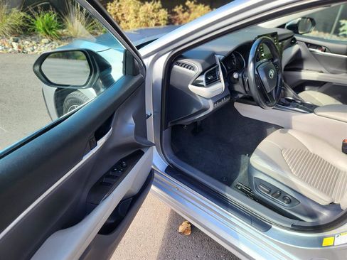 Used 2024 Toyota Camry SE image 22
