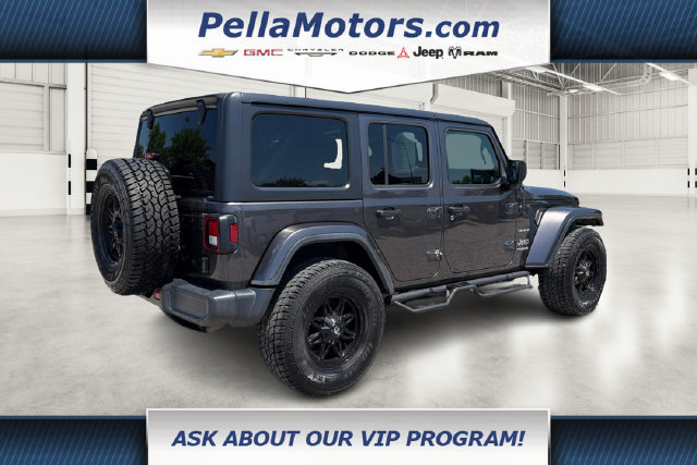 Used 2019 Jeep Wrangler Unlimited Sahara AWD/4WD image 3