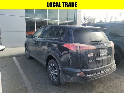 Used 2018 Toyota RAV4 LE image 4