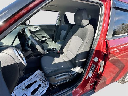 Certified 2020 Kia Soul LX image 18