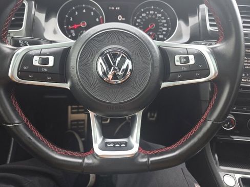 Used 2017 Volkswagen GTI SE image 15