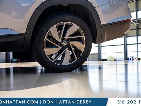 Used 2025 Volkswagen Atlas SE AWD/4WD image 38