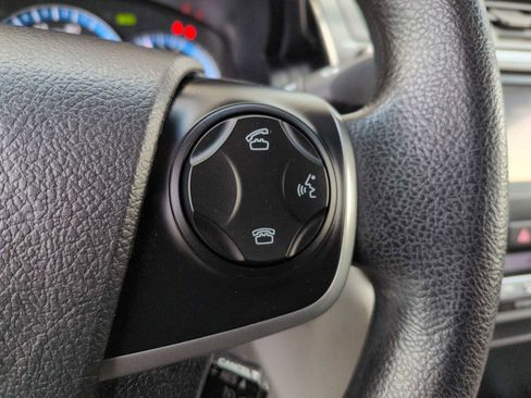 Used 2014 Toyota Camry LE image 23