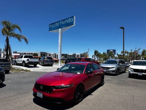 Used 2023 Honda Accord Sport image 2