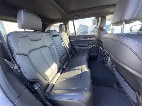 New 2026 Jeep Grand Cherokee Limited w/ Limited Altitude Package image 21