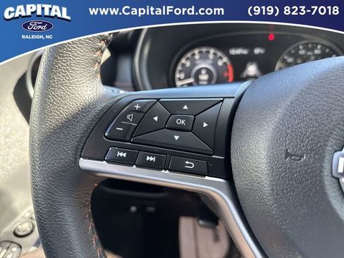 Used 2023 Nissan Kicks SR image 21