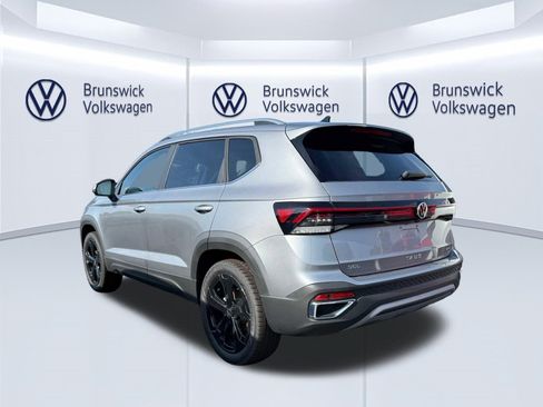 New 2026 Volkswagen Taos SEL AWD/4WD image 3