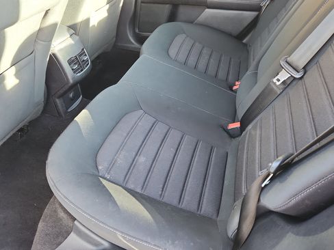 Used 2019 Ford Fusion SE image 12