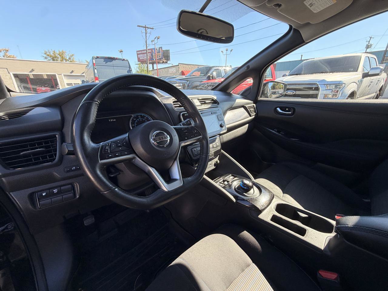 Used 2018 Nissan Leaf SV FWD image 12