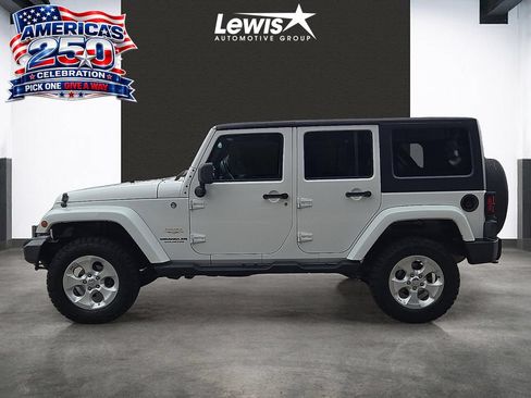 Used 2013 Jeep Wrangler Unlimited Sahara w/ Connectivity Group AWD/4WD image 2