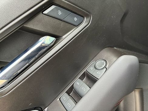 Used 2024 Chevrolet Colorado Z71 w/ Z71 Convenience Package 2 image 12