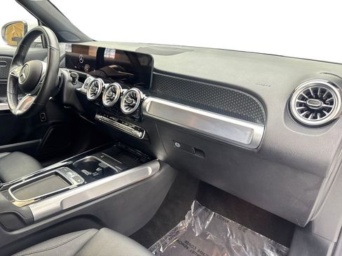 Used 2025 Mercedes-Benz GLB 250 4MATIC image 50
