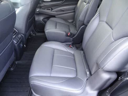 Used 2023 Subaru Ascent Limited AWD/4WD image 8