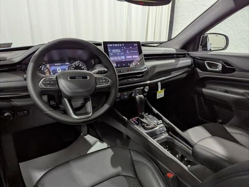 New 2026 Jeep Compass Latitude image 35