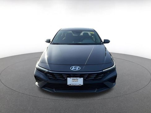 Used 2025 Hyundai Elantra SEL image 4