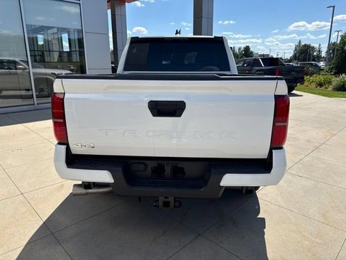 Used 2025 Toyota Tacoma SR5 AWD/4WD image 6