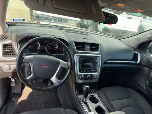 Used 2016 GMC Acadia SLE image 9
