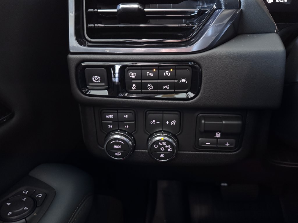 Certified 2026 GMC Yukon AT4 w/ AT4 Premium Plus Package AWD/4WD image 29