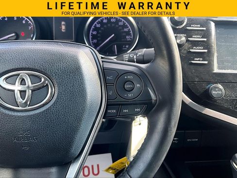 Used 2018 Toyota Camry SE FWD image 25