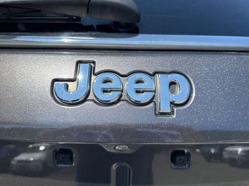 Used 2018 Jeep Compass Latitude w/ Popular Equipment Group AWD/4WD image 36