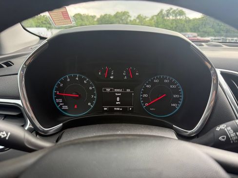 Used 2018 Chevrolet Equinox LT FWD image 20