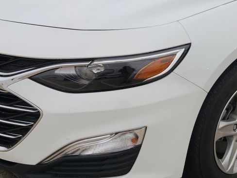 Used 2022 Chevrolet Malibu LS FWD image 9