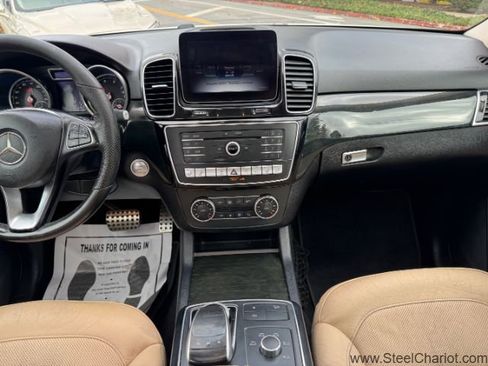 Used 2019 Mercedes-Benz GLE 400 4MATIC image 17