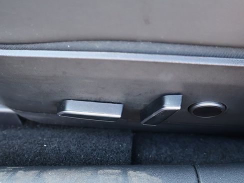 Used 2023 Tesla Model 3 Standard Range image 31