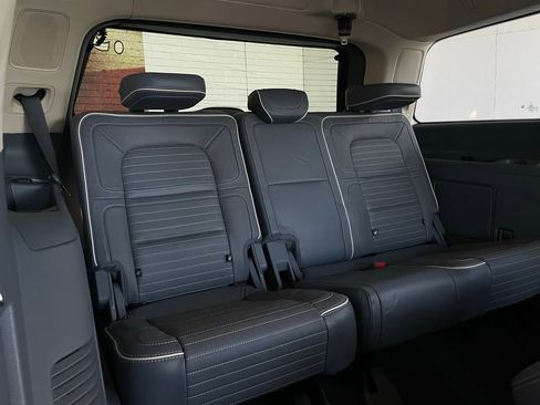 Used 2021 Lincoln Navigator Black Label w/ Cargo Convenience Package image 23