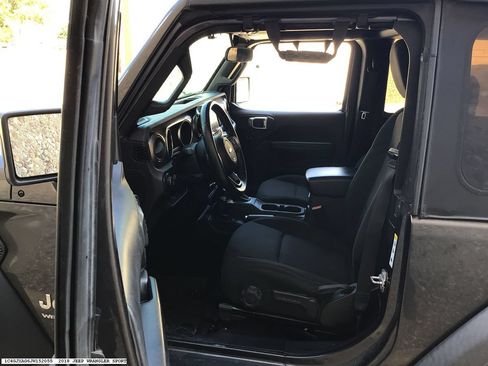 Used 2018 Jeep Wrangler Sport AWD/4WD image 13