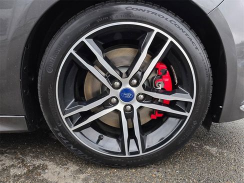 Used 2017 Ford Focus ST w/ Equipment Group 402A image 43