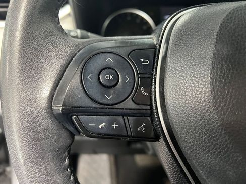 Used 2021 Toyota RAV4 XLE Premium image 11