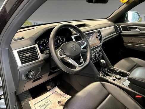 Used 2022 Volkswagen Atlas Cross Sport SE image 9