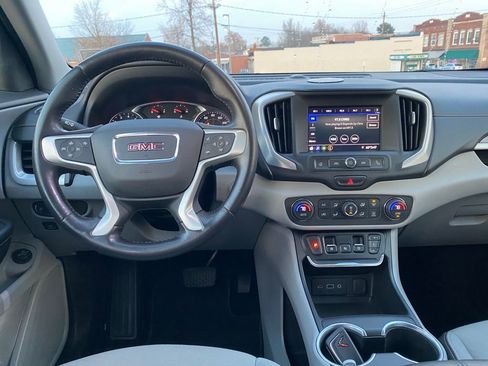 Used 2021 GMC Terrain SLE w/ Driver Convenience Package image 13