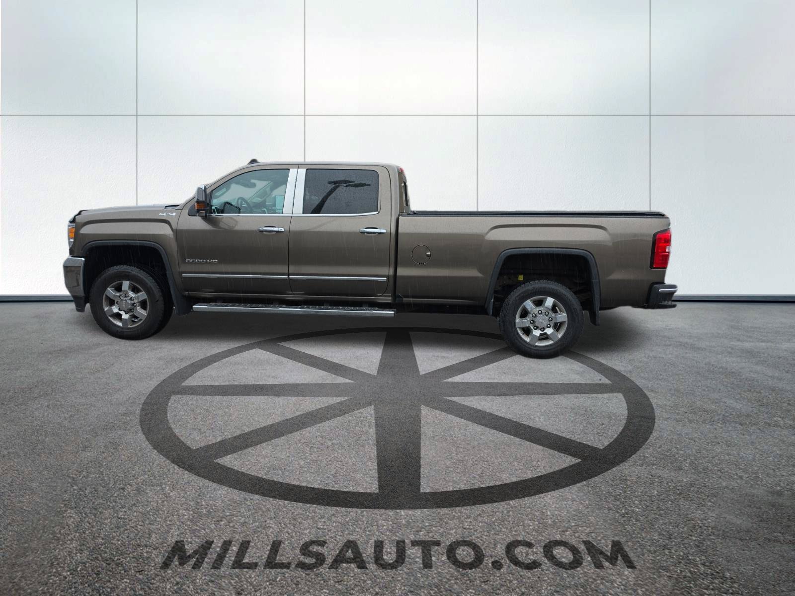 Used 2015 GMC Sierra 3500 SLT w/ Duramax Plus Package AWD/4WD image 9