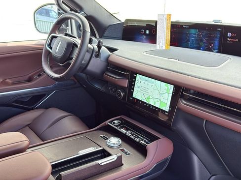 New 2026 Lincoln Navigator Reserve image 8