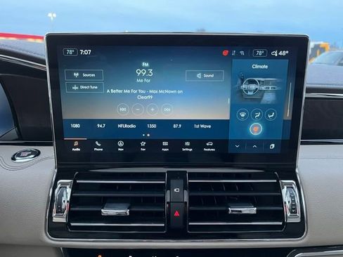 Used 2024 Lincoln Navigator Reserve image 19