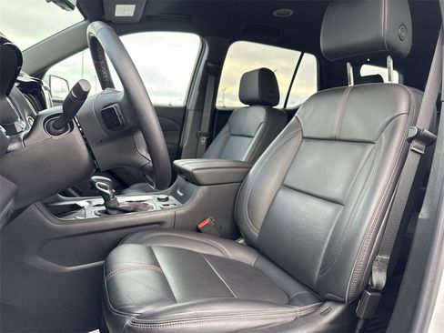 Used 2023 Chevrolet Traverse RS image 13
