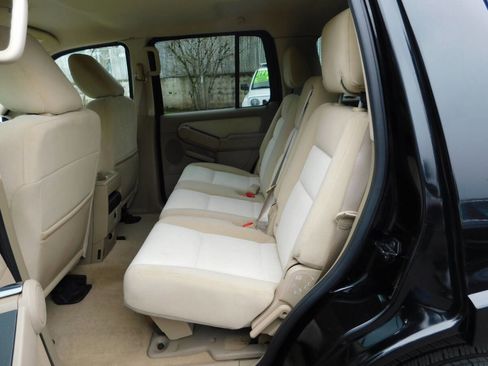 Used 2010 Ford Explorer XLT image 7