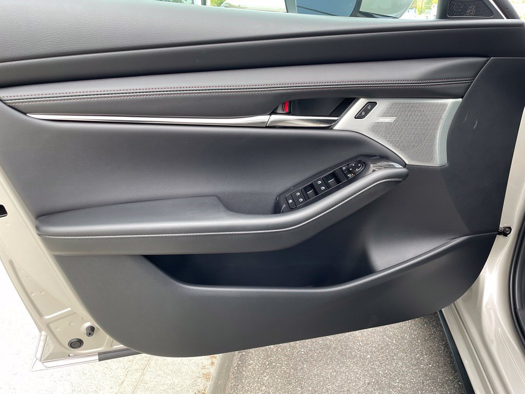 New 2026 MAZDA MAZDA3 2.5 S Hatchback w/ Premium Pkg FWD image 11