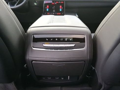 Used 2025 Cadillac Escalade ESV V image 22