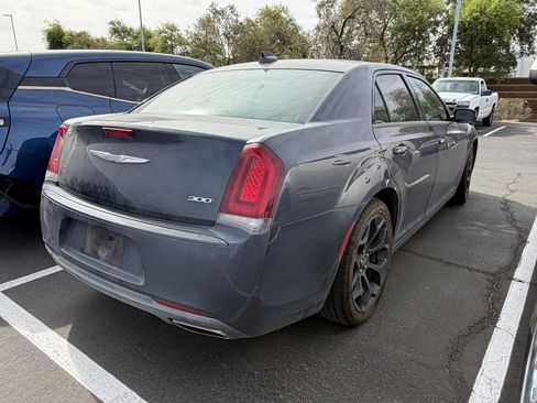 Used 2019 Chrysler 300 Touring w/ Sport Appearance Package image 3
